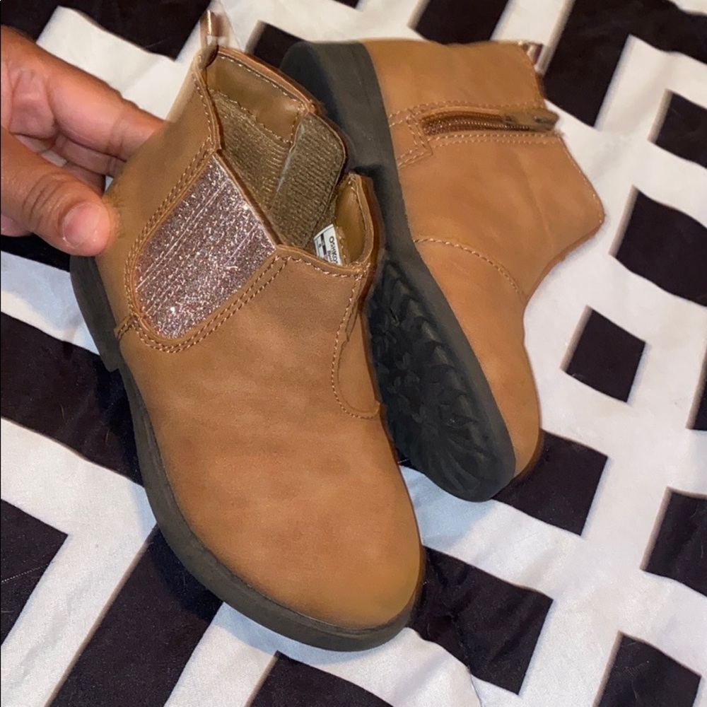 Toddler girl boots with glitter on side